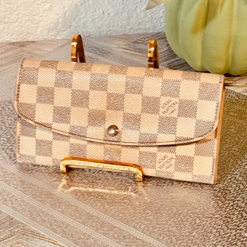 Louis Vuitton Damier Bifold Checkered Clutch - Picture 14 of 16